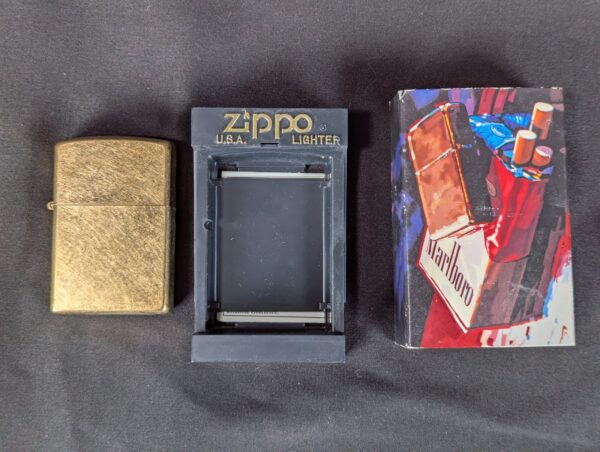 10-347.jpg 2001 Zippo Windproof Lighter Brushed Brass Marlboro Promotional Case Unfired