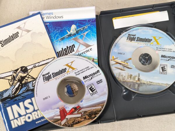 Microsoft Flight Simulator X: Deluxe Edition 2006 PC Game Software with Case ...