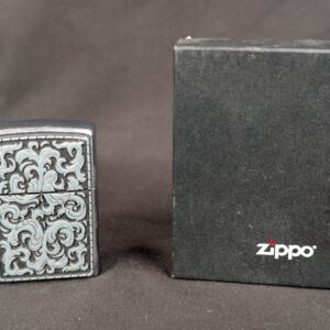 10-359.jpg Zippo Windproof Lighter High Polish Chrome Ornate Scrollwork Emblem 2003 Vintage