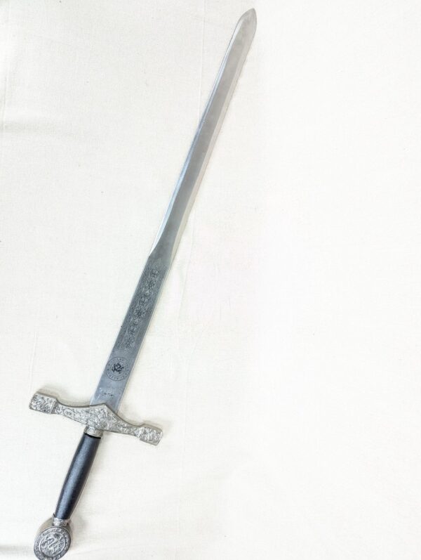 Collection of 5 Decorative Fantasy Replica Swords and Daggers Master Cutlery
