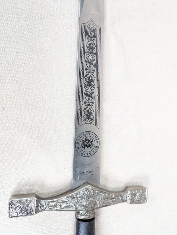Collection of 5 Decorative Fantasy Replica Swords and Daggers Master Cutlery