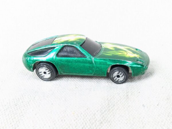 Vintage 1983 Hot Wheels Predator Die-Cast Toy Car Green Metallic Lightning Fl...