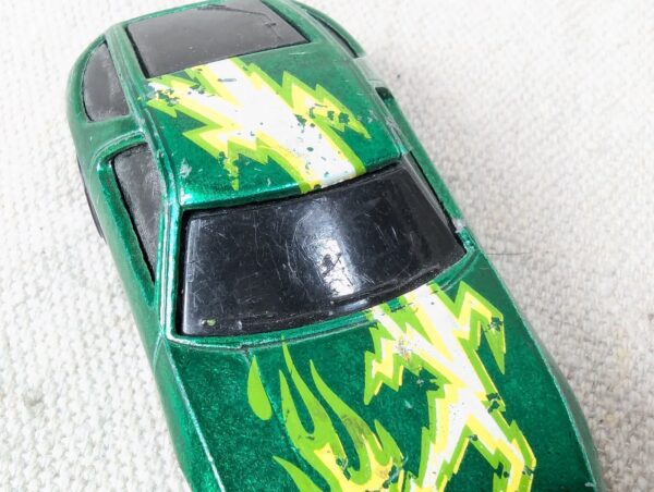 Vintage 1983 Hot Wheels Predator Die-Cast Toy Car Green Metallic Lightning Fl...