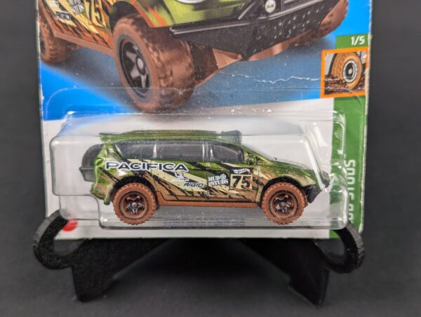 10-3963.jpg Hot Wheels Chrysler Pacifica Mud Studs 88/250 Off-Roading Mud Surfers New in ...