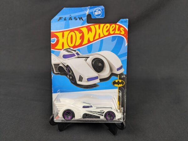 10-3976.jpg Hot Wheels Batmobile Purple Error DC The Flash Series 3/5 Batman 103/250 NOS