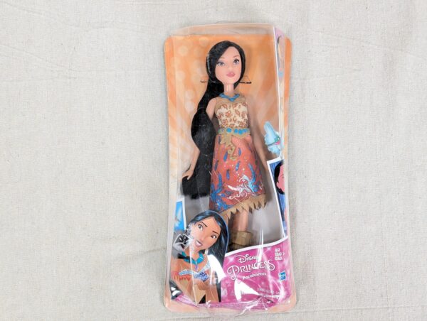 2015 Hasbro Disney Princess Royal Shimmer Pocahontas Doll New In Original Box
