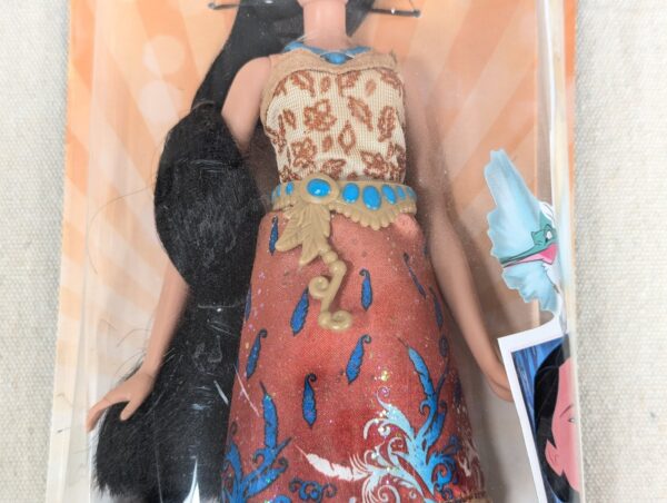 2015 Hasbro Disney Princess Royal Shimmer Pocahontas Doll New In Original Box