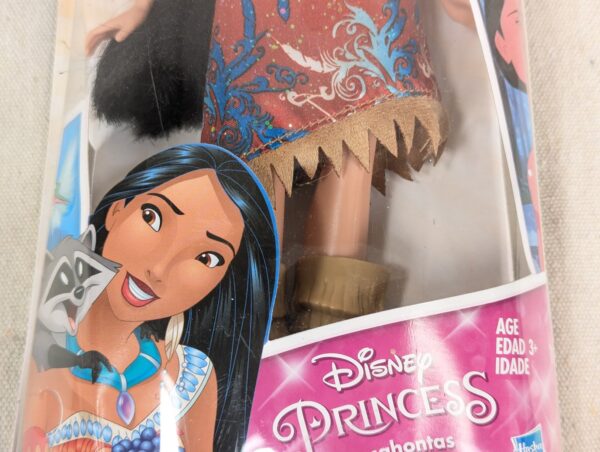 2015 Hasbro Disney Princess Royal Shimmer Pocahontas Doll New In Original Box