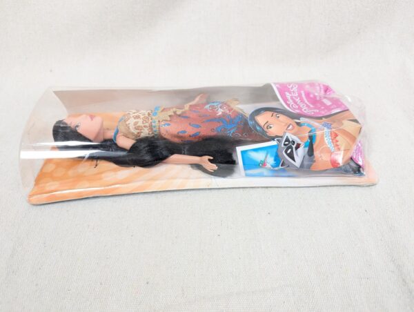 2015 Hasbro Disney Princess Royal Shimmer Pocahontas Doll New In Original Box