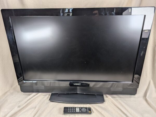 Vizio 37" LCD HDTV Model VW37L HDTV40A with Original Remote Control Included
