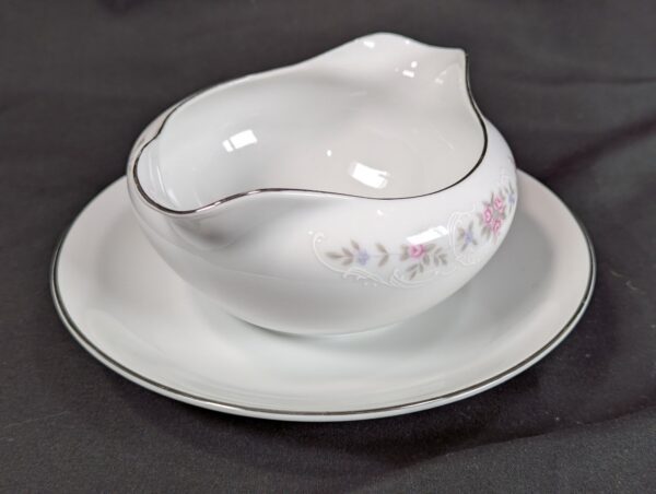 Coventry Fine China Gravy Boat with Attached Underplate Floral Lace Pattern 655