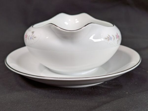 Coventry Fine China Gravy Boat with Attached Underplate Floral Lace Pattern 655