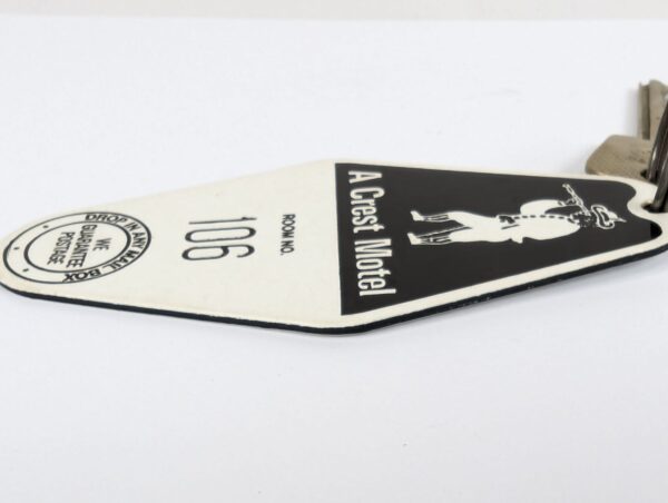 10-4844.jpg Luton Crest Motel Vintage Room Key and Dominion Lock Co Plastic Fob Collectible
