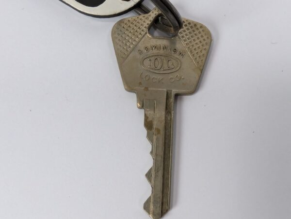 10-4846.jpg Luton Crest Motel Vintage Room Key and Dominion Lock Co Plastic Fob Collectible