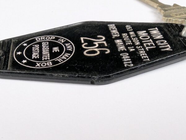 Schlage Twin City Motel Key Fob Brewer Maine 453 Wilson Street Vintage Black 256