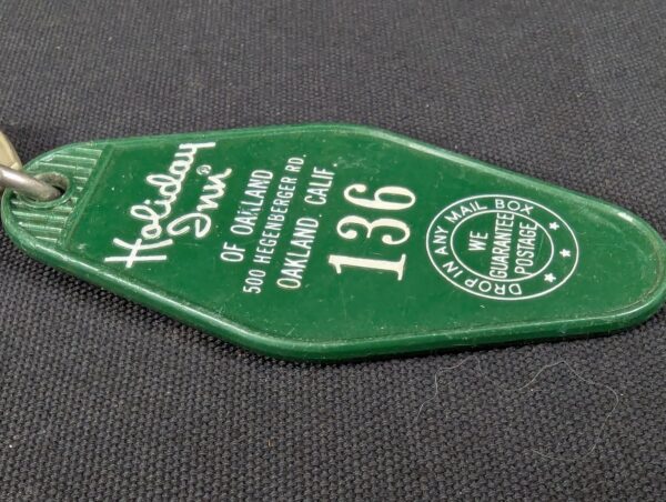 Vintage Holiday Inn Oakland Key Fob W.W. Wilcox Mfg Co Chicago Green White Si...