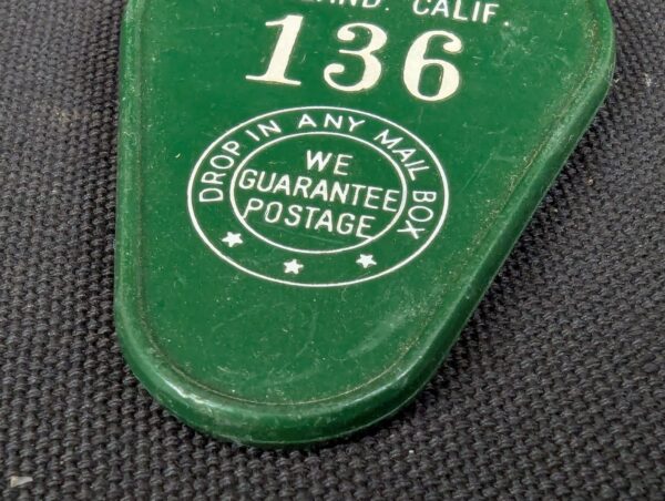 Vintage Holiday Inn Oakland Key Fob W.W. Wilcox Mfg Co Chicago Green White Si...