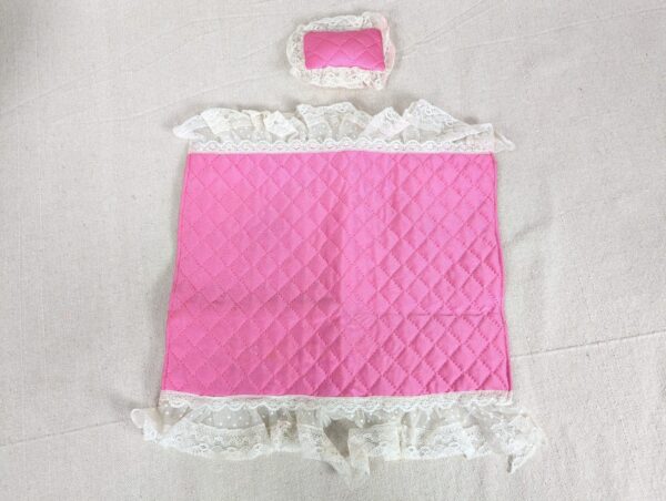 10-686.jpg Vintage 1985 Mattel Barbie Doll Bedding Set Quilted Pink Blanket Lace Pillow