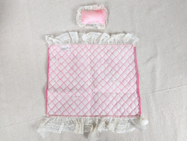 10-690.jpg Vintage 1985 Mattel Barbie Doll Bedding Set Quilted Pink Blanket Lace Pillow