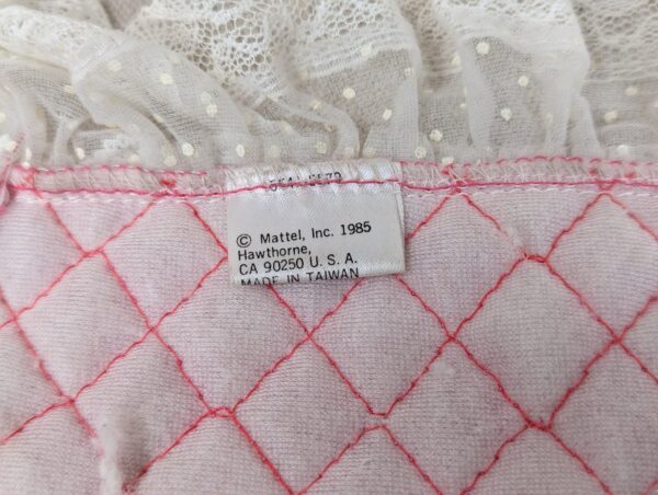 10-692.jpg Vintage 1985 Mattel Barbie Doll Bedding Set Quilted Pink Blanket Lace Pillow