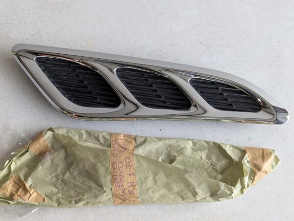 10-776.jpg Infiniti Front Fender Side Vent Grille Set LH RH Chrome Black 2011-2013 Excel...