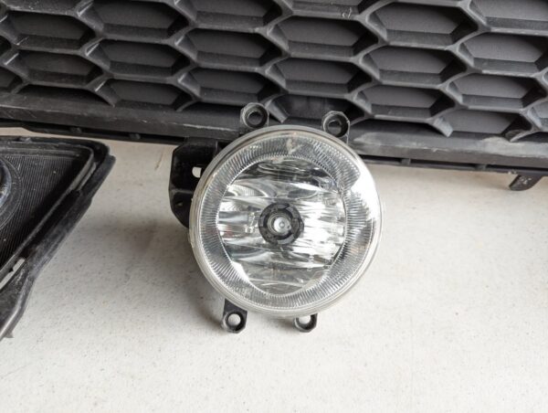 Toyota RAV4 Front Grille & Fog Light Kit 2016-2018 Replacement New Open Box