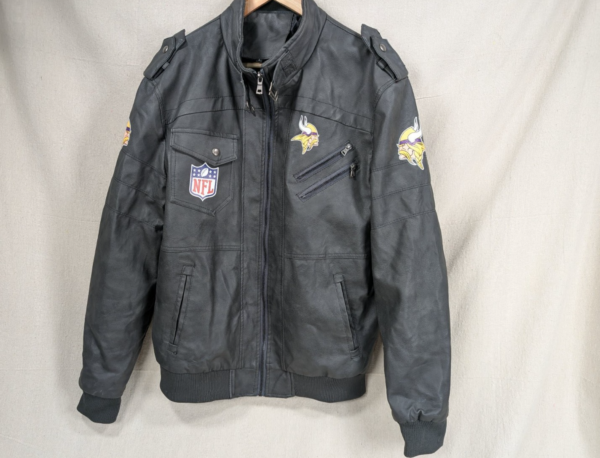 10-8.png Minnesota Vikings NFL Faux Leather Moto Jacket Size Large Team Logos Zip Pockets