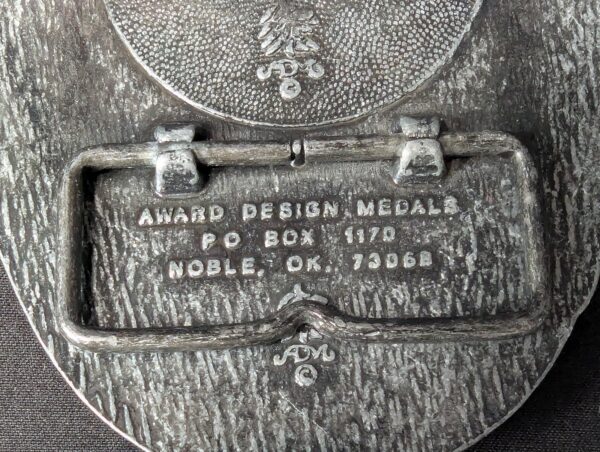 10-861.jpg Vintage Award Design Medals Zee Series Western Cowboy Longhorn Belt Buckle Metal