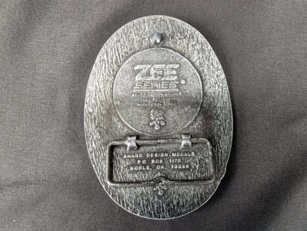 10-863.jpg Vintage Award Design Medals Zee Series Western Cowboy Longhorn Belt Buckle Metal